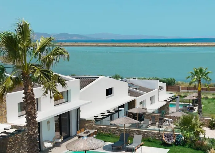 Flamingo View Suites & Villas